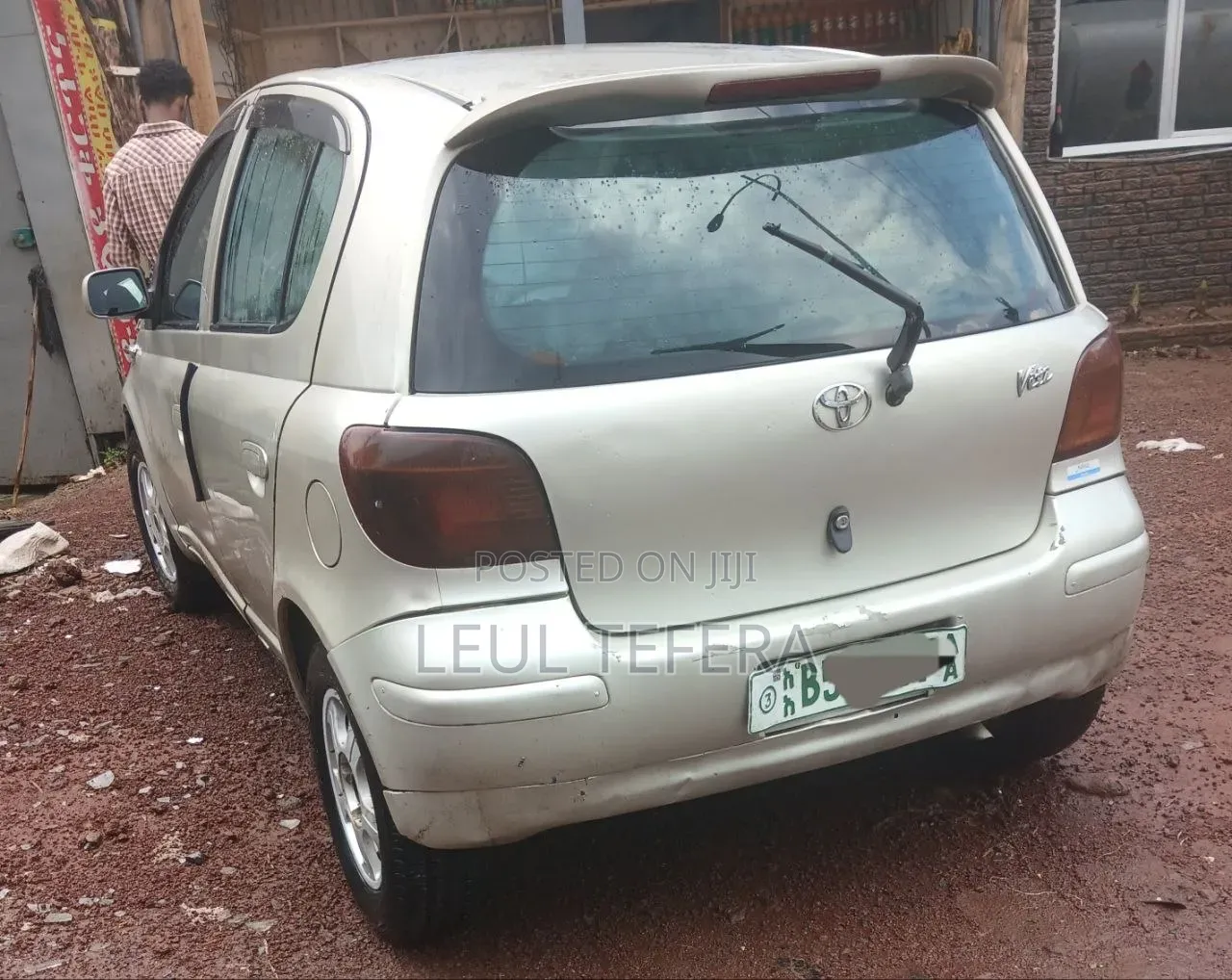 Toyota Vitz 2002 Gold