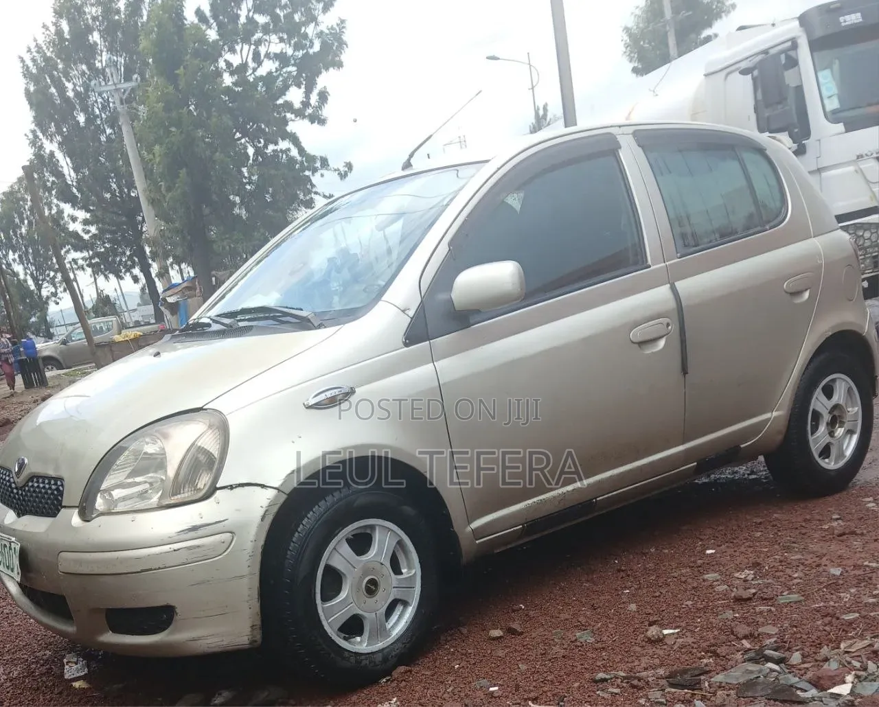 Toyota Vitz 2002 Gold