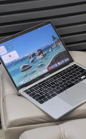 New Laptop Apple MacBook Pro 2020 32GB Intel Core i7 SSD 512GB