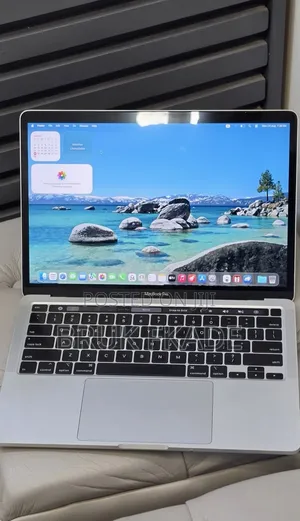 New Laptop Apple MacBook Pro 2020 32GB Intel Core i7 SSD 512GB