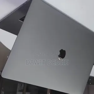 New Laptop Apple MacBook Pro 2017 16GB Intel Core i7 SSD 512GB