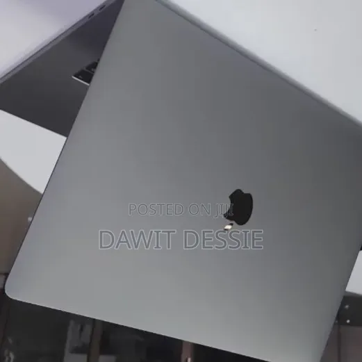 New Laptop Apple MacBook Pro 2017 16GB Intel Core i7 SSD 512GB