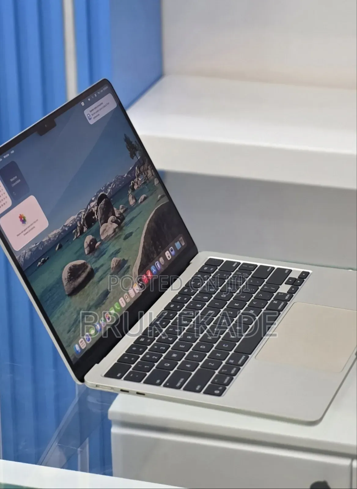 New Laptop Apple MacBook Air 2025 M4 16GB Apple M4 SSD 256GB