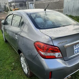 Mitsubishi Attrage 2022 Gray