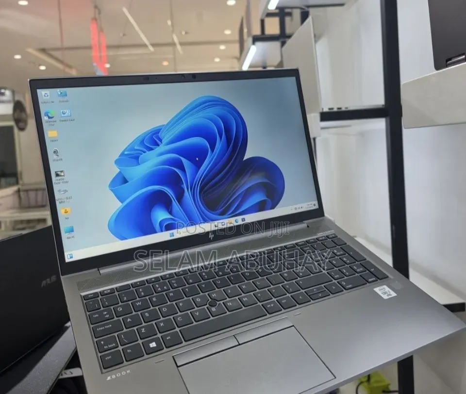 New Laptop HP ZBook 15u 16GB Intel Core i7 SSD 512GB