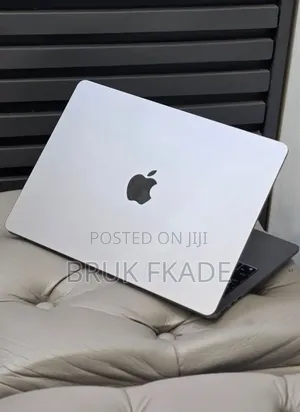 New Laptop Apple MacBook Air 2020 M1 8GB Apple M1 SSD 256GB