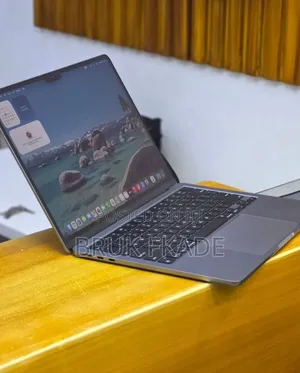 New Laptop Apple MacBook Air 2020 M1 8GB Apple M1 SSD 256GB