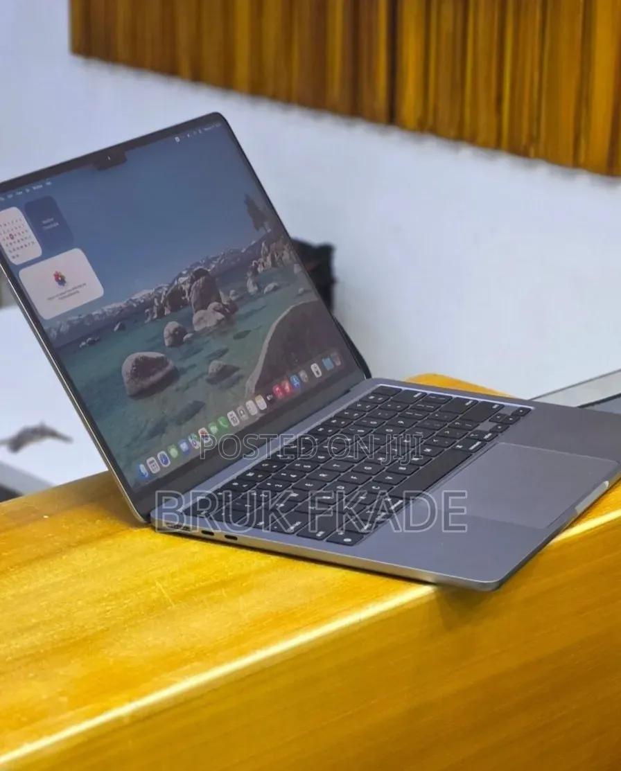 New Laptop Apple MacBook Air 2020 M1 8GB Apple M1 SSD 256GB