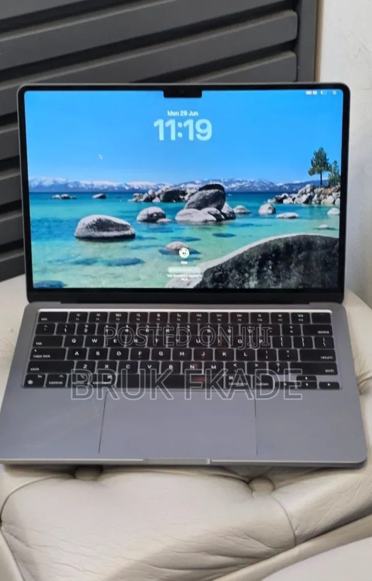 New Laptop Apple MacBook Air 2020 M1 8GB Apple M1 SSD 256GB