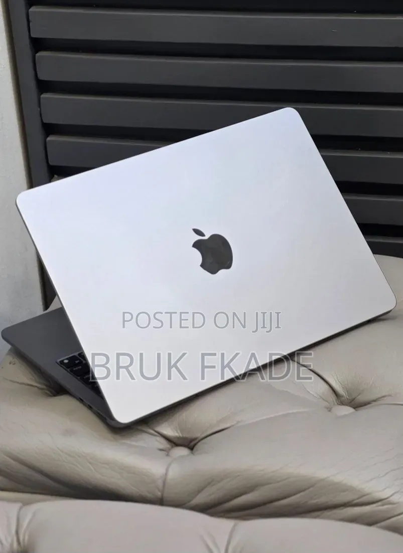 New Laptop Apple MacBook Air 2020 M1 8GB Apple M1 SSD 256GB