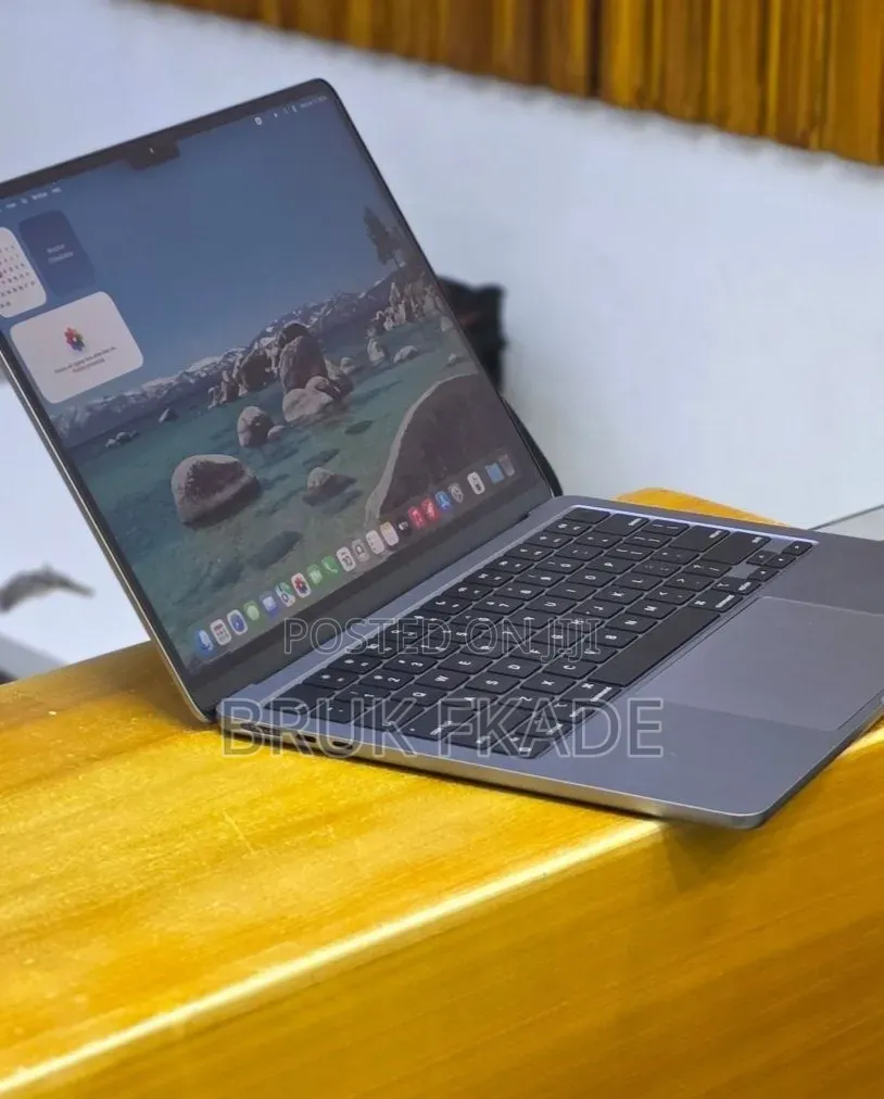 New Laptop Apple MacBook Air 2020 M1 16GB Apple M1 SSD 256GB
