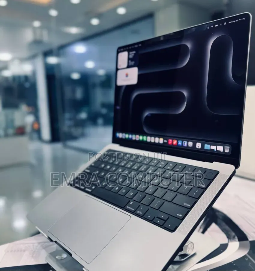 New Laptop Apple MacBook Pro 2021 M1 16GB Apple M1 Pro SSD 512GB