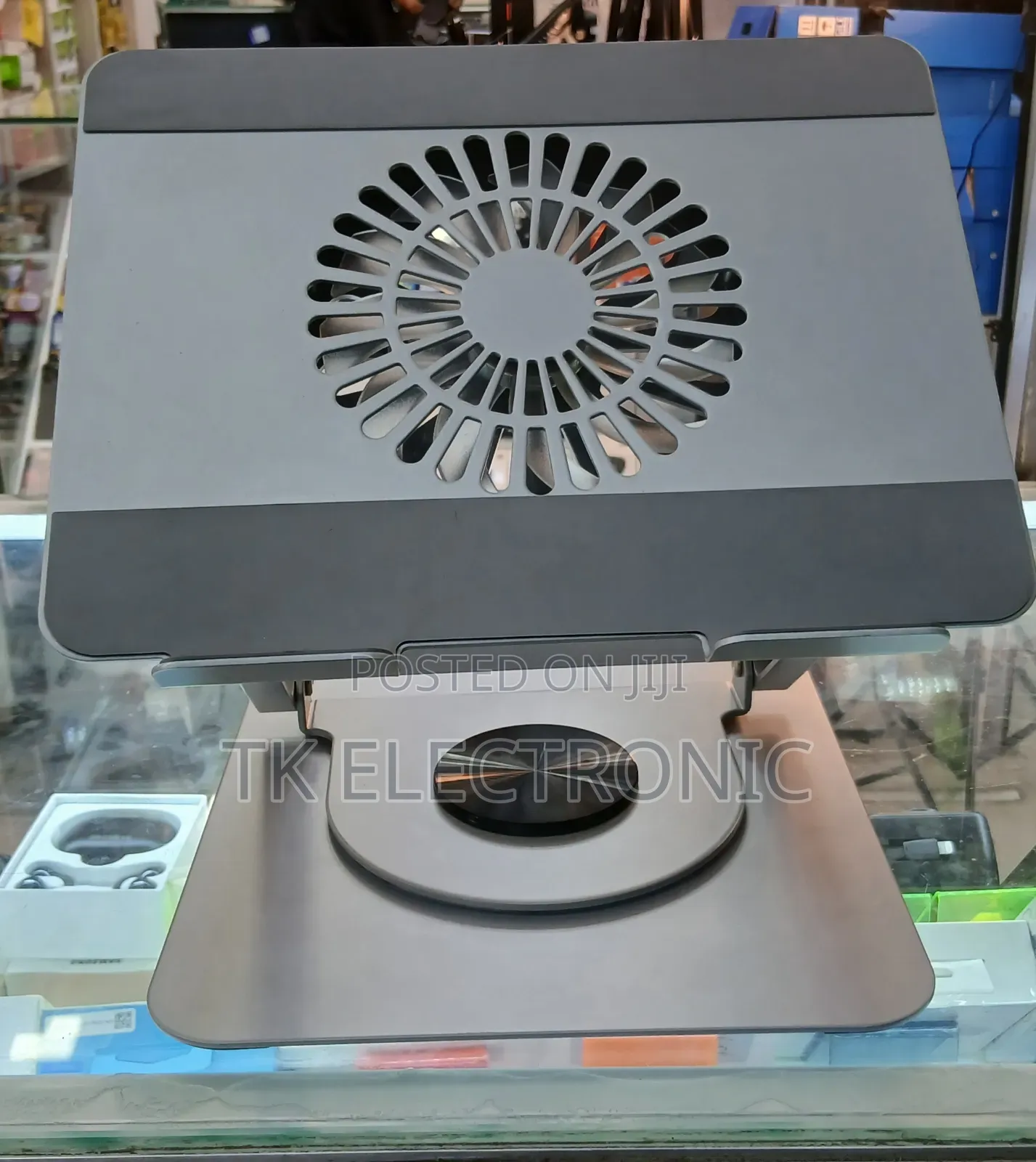 K 8 PC Stand With Fan