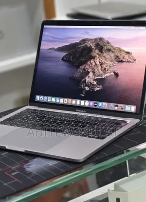 New Laptop Apple MacBook Pro 2019 16GB Intel Core i7 SSD 512GB