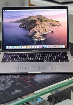 New Laptop Apple MacBook Pro 2019 16GB Intel Core i7 SSD 512GB