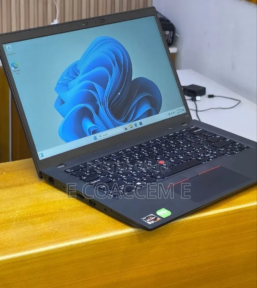 New Laptop Lenovo 16GB AMD Ryzen 7 SSD 512GB