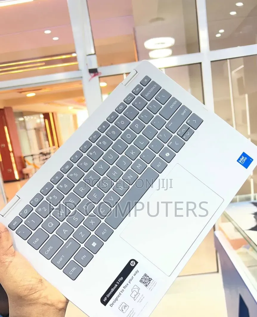 New Laptop HP OmniBook 7 14" 16GB Intel Core 7 SSD 512GB