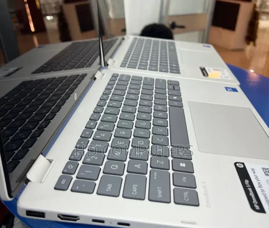New Laptop HP OmniBook 7 14" 16GB Intel Core 7 SSD 512GB