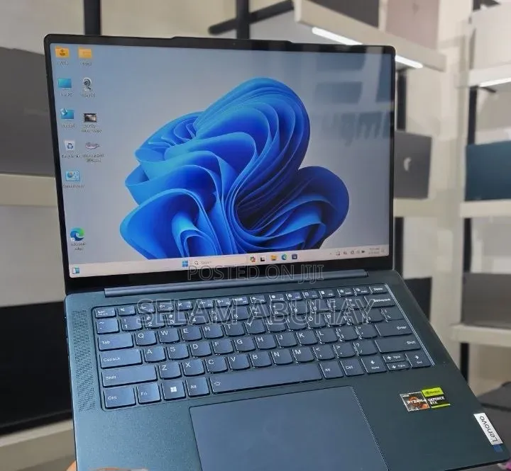 New Laptop Lenovo Yoga 7i 16GB AMD Ryzen 7 SSD 512GB