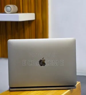 New Laptop Apple MacBook 16GB Intel Core i5 SSD 512GB