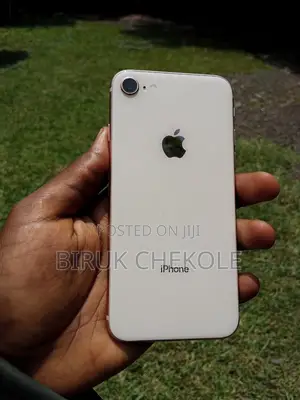 Apple iPhone 8 64 GB Gold