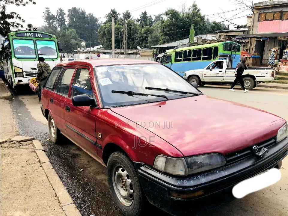 Toyota Corolla 1.3 Hatchback 1988 Red