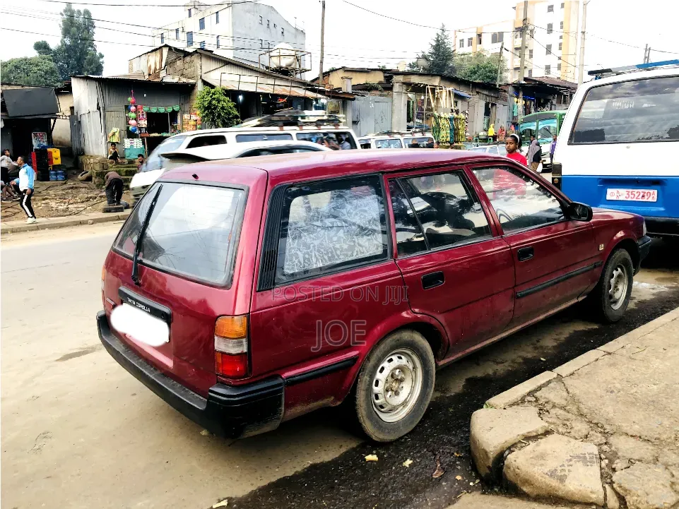 Toyota Corolla 1.3 Hatchback 1988 Red
