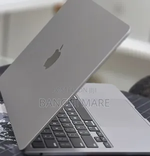 New Laptop Apple MacBook Air 2022 M2 16GB Apple M2 SSD 512GB