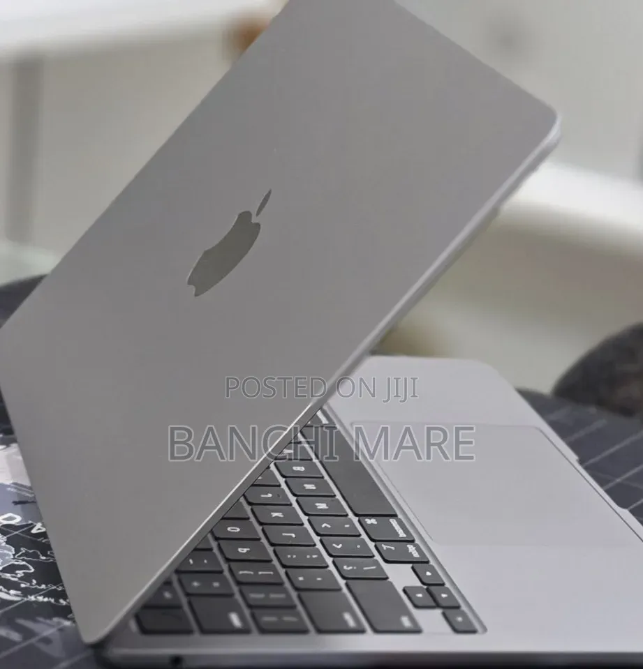 New Laptop Apple MacBook Air 2022 M2 16GB Apple M2 SSD 512GB