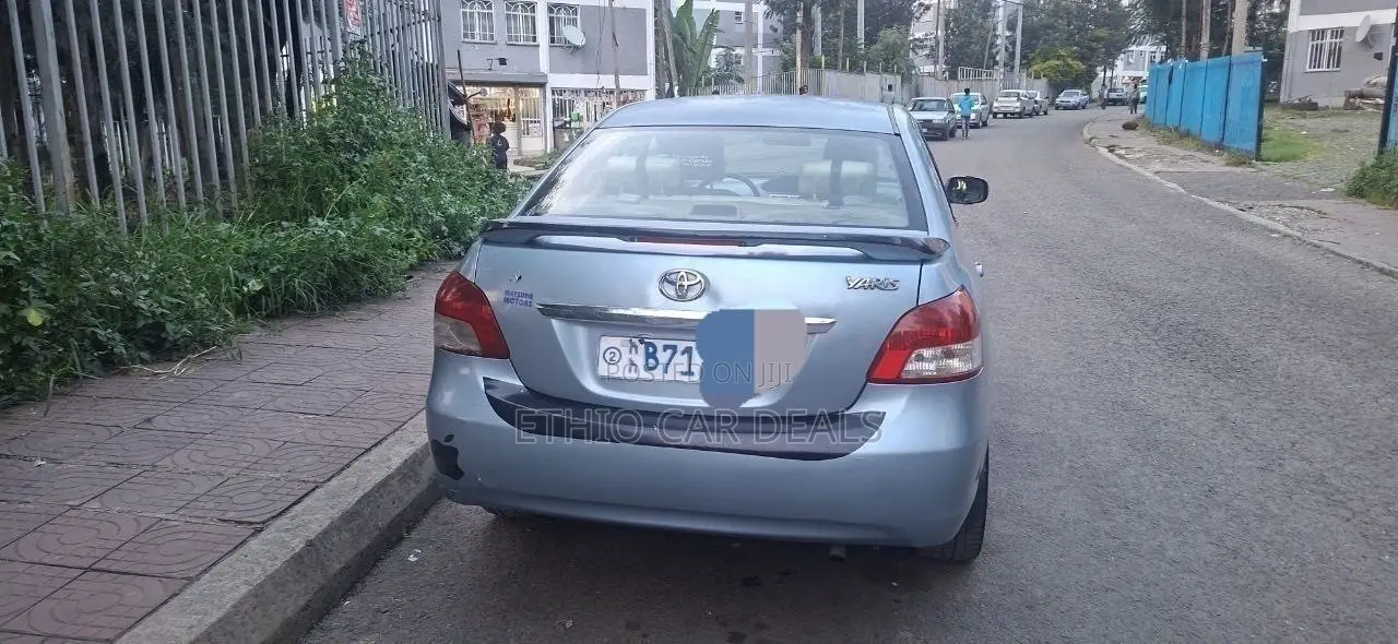 Toyota Yaris 2010 Blue