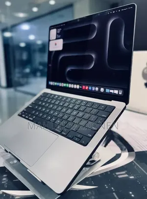 New Laptop Apple MacBook Pro 2021 M1 16GB Apple M1 Pro SSD 512GB
