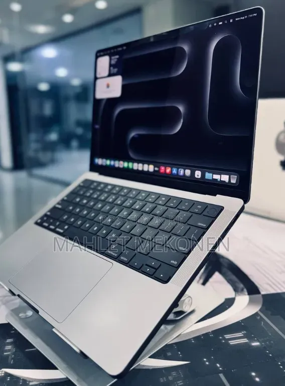 New Laptop Apple MacBook Pro 2021 M1 16GB Apple M1 Pro SSD 512GB