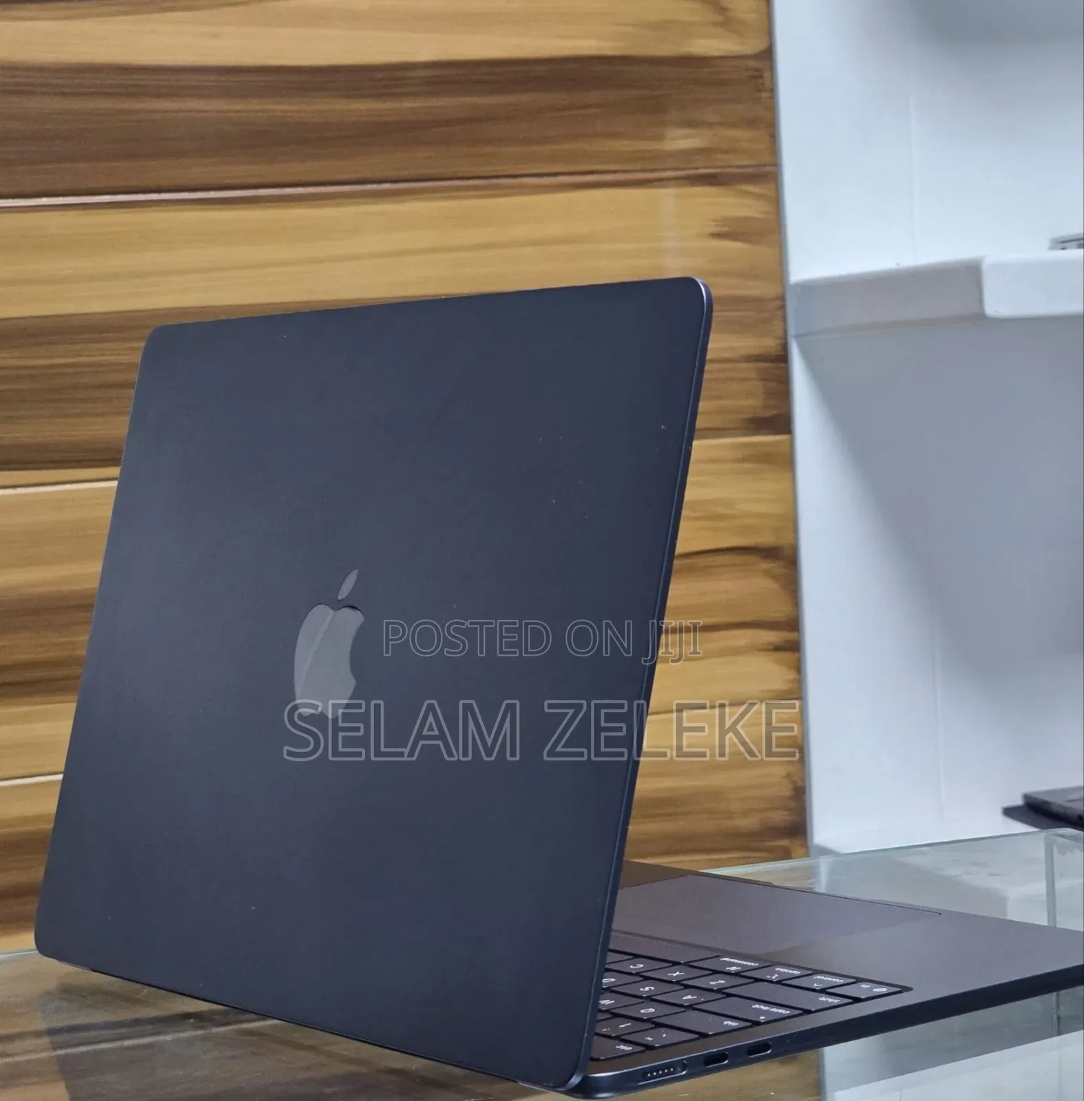 New Laptop Apple MacBook Air 2025 M4 16GB Apple M4 SSD 256GB