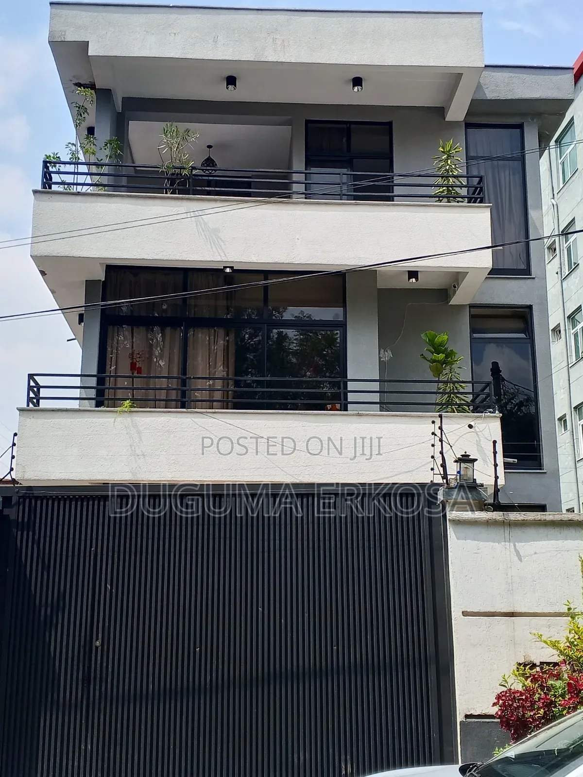 Furnished 5bdrm Townhouse/Terrace in ፎቅ, Bole for sale