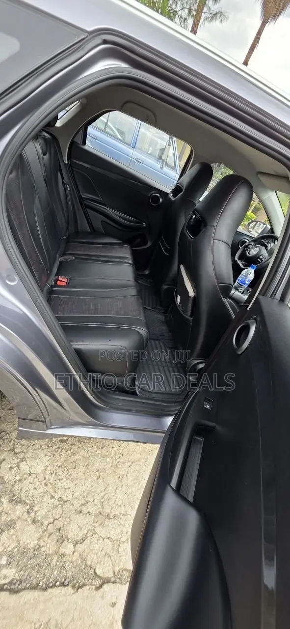 BYD E2 43 kWh 94 hp FWD 2025 Gray