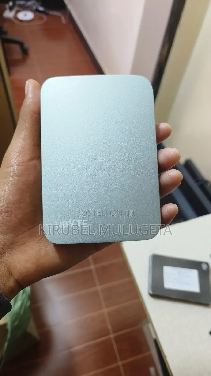 በብዛት ለሚረከብ ቅናሽ አለ Ubyte 1TB External Hard Drive Premium Aluminum Build