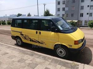 Volkswagen Microbus 2001 Yellow