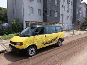 Volkswagen Microbus 2001 Yellow