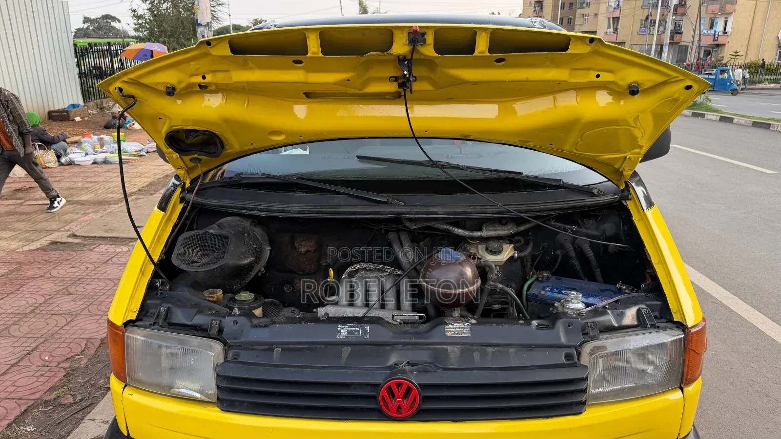 Volkswagen Microbus 2001 Yellow