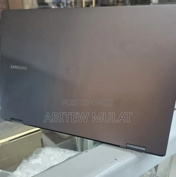 New Laptop Samsung Galaxy Book4 16GB Intel Core Ultra 7 SSD 512GB