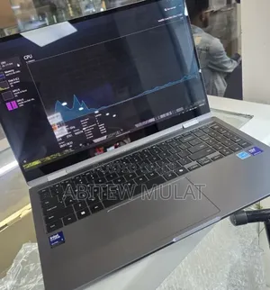 New Laptop Samsung Galaxy Book4 16GB Intel Core Ultra 7 SSD 512GB
