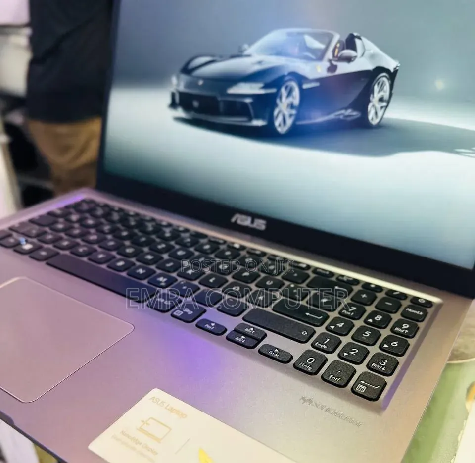 New Laptop Asus 8GB Intel Core i5 SSD 256GB