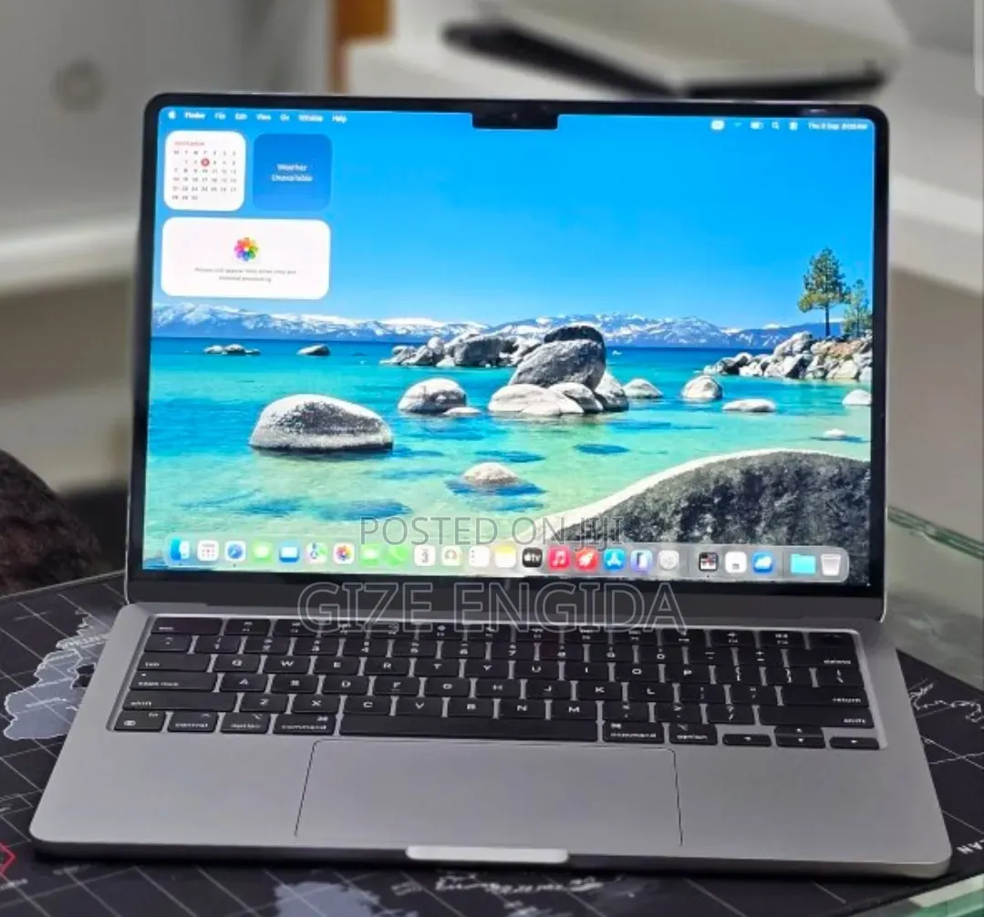 New Laptop Apple MacBook Air 2022 M2 8GB Apple M2 SSD 256GB