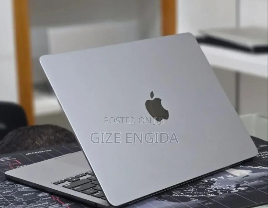 New Laptop Apple MacBook Air 2022 M2 8GB Apple M2 SSD 256GB