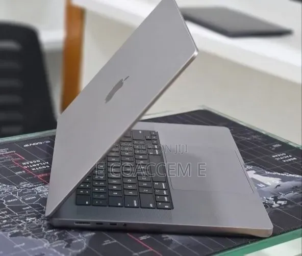 New Laptop Apple MacBook 16GB SSD 512GB