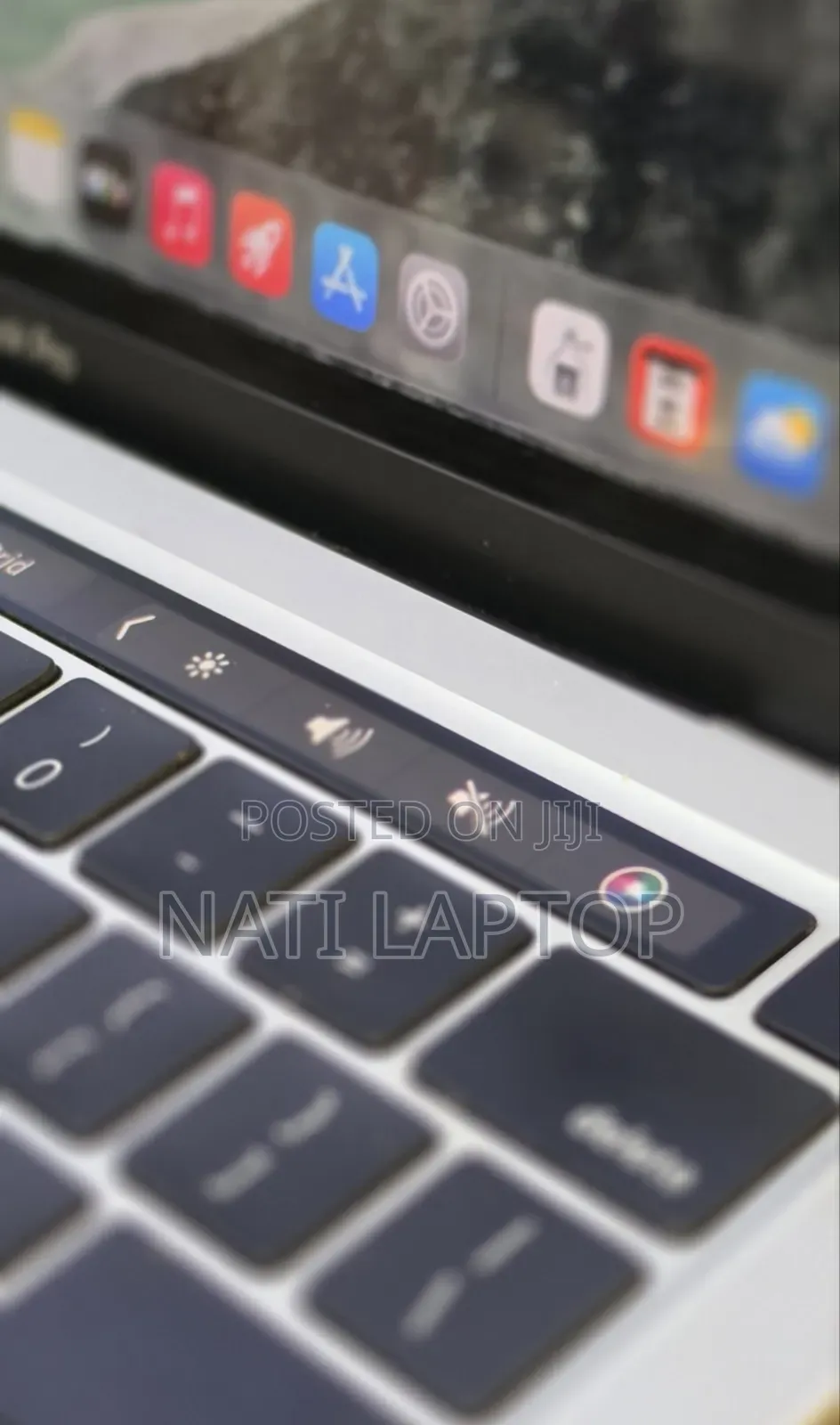 New Laptop Apple MacBook Pro 2020 M1 32GB Intel Core i7 SSD 512GB