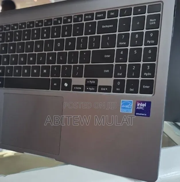 New Laptop Samsung Galaxy Book4 16GB Intel Core Ultra 7 SSD 512GB