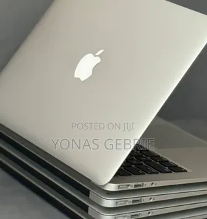 New Laptop Apple MacBook 8GB Intel Core i5 SSD 256GB