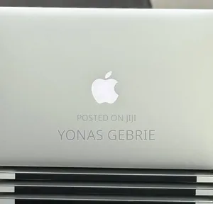 New Laptop Apple MacBook 8GB Intel Core i5 SSD 256GB