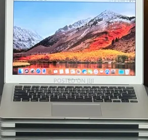 New Laptop Apple MacBook 8GB Intel Core i5 SSD 256GB